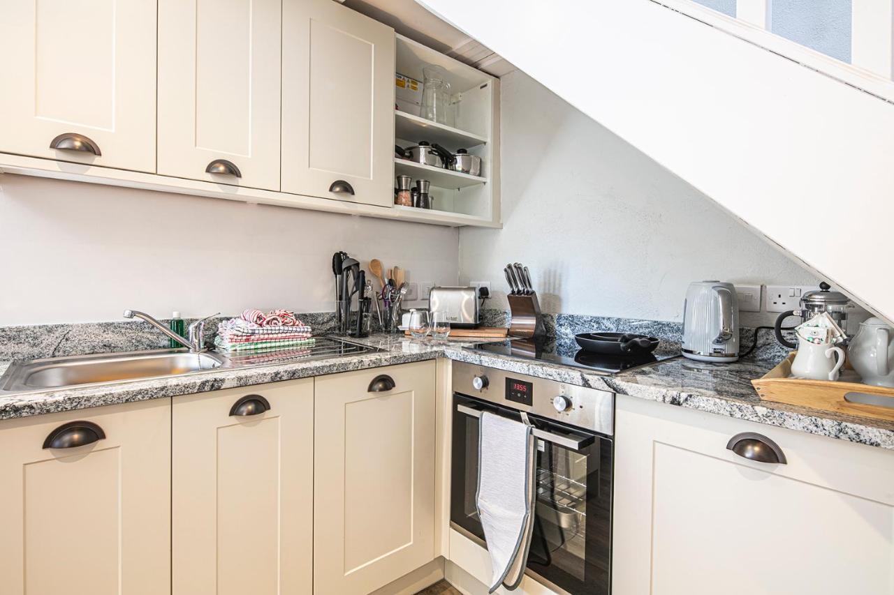 The Artists Loft: Historic 17th Century Cottage Conversion Bakewell Exterior photo